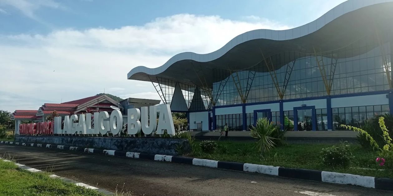 Lion Air LLO Terminal - Lagaligo Bua Airport