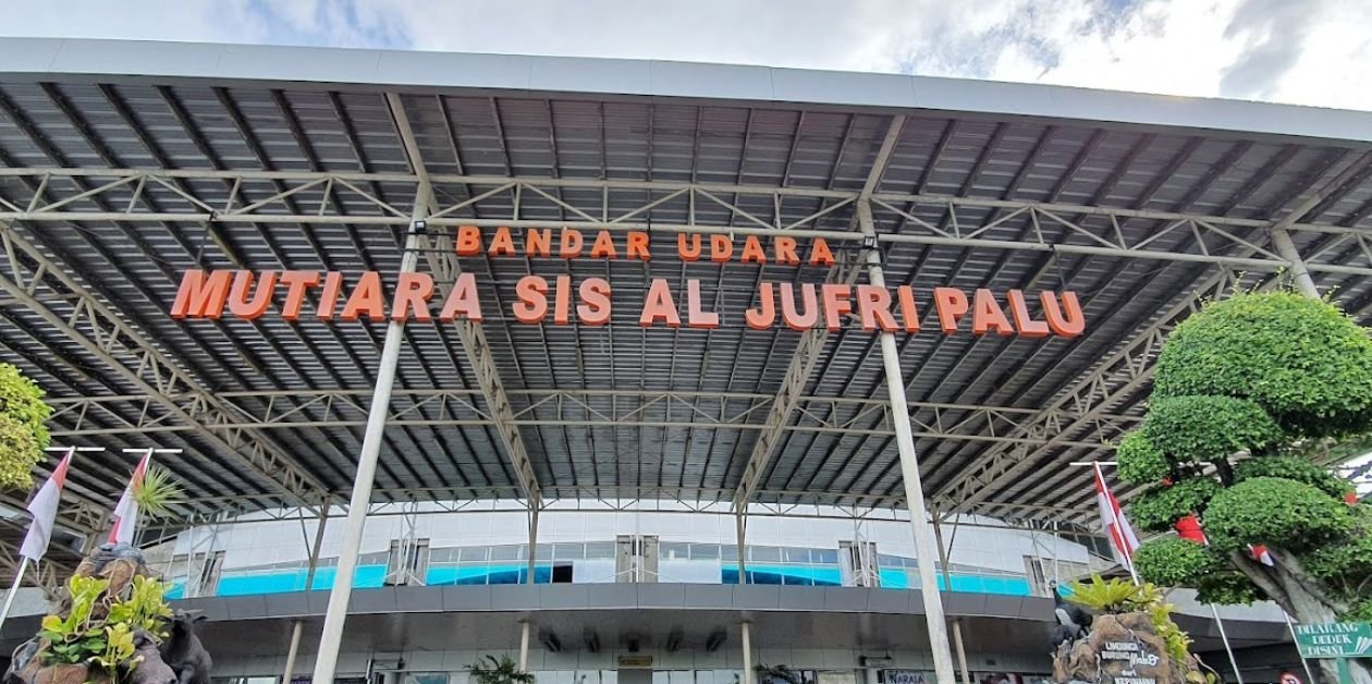 Lion Air PLW Terminal - Mutiara SIS Aljufri Airport