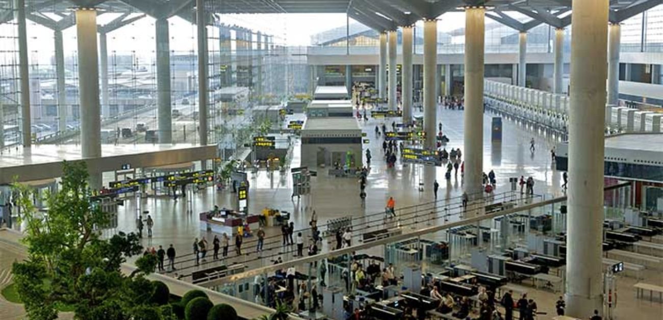 Aer Lingus Airlines AGP Terminal - Malaga Airport