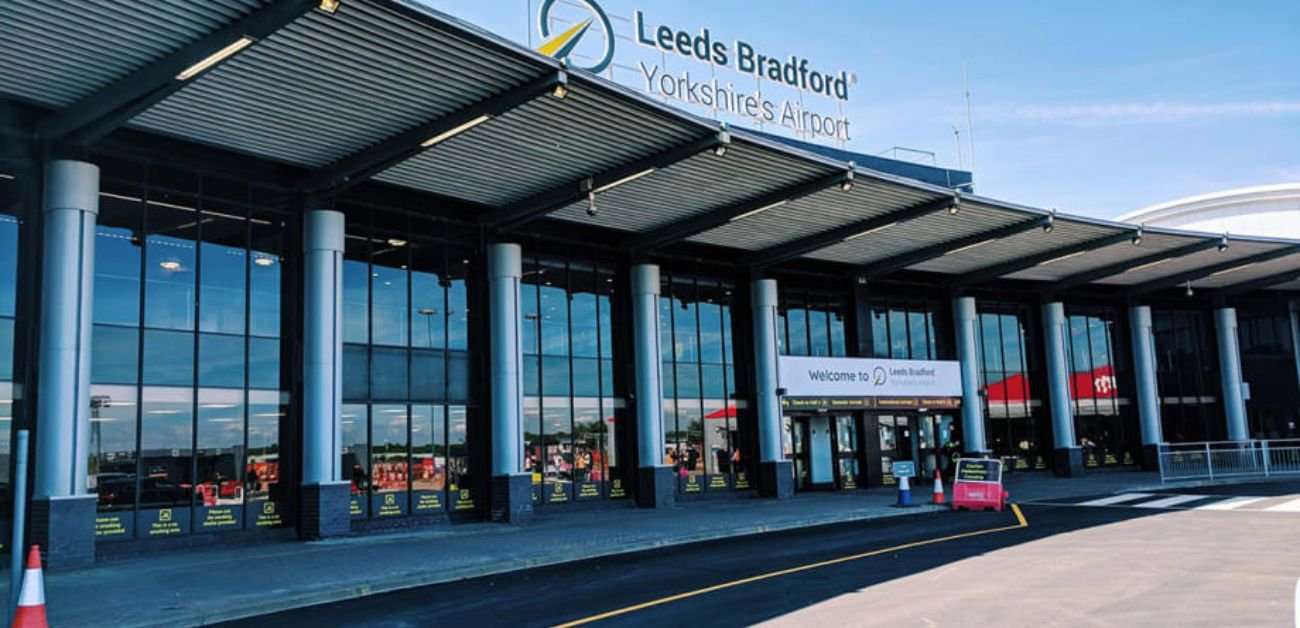 Aer Lingus Airlines LBA Terminal - Leeds Bradford Airport