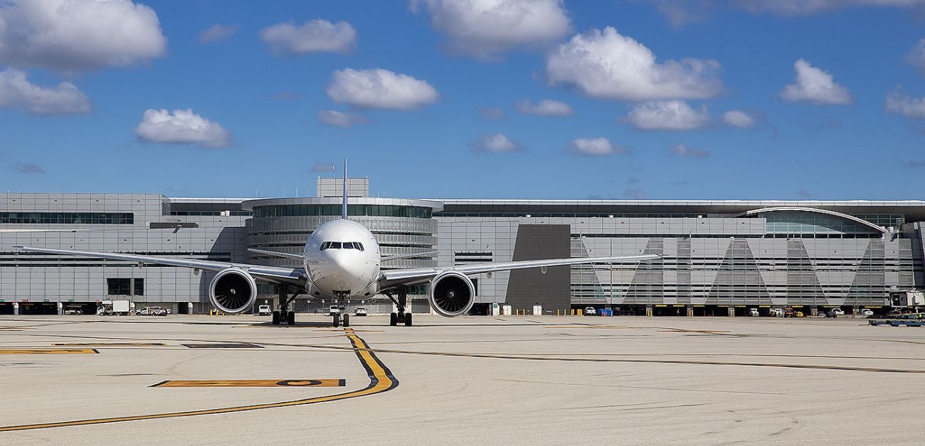 Aer Lingus Airlines MIA Terminal - Miami International Airport