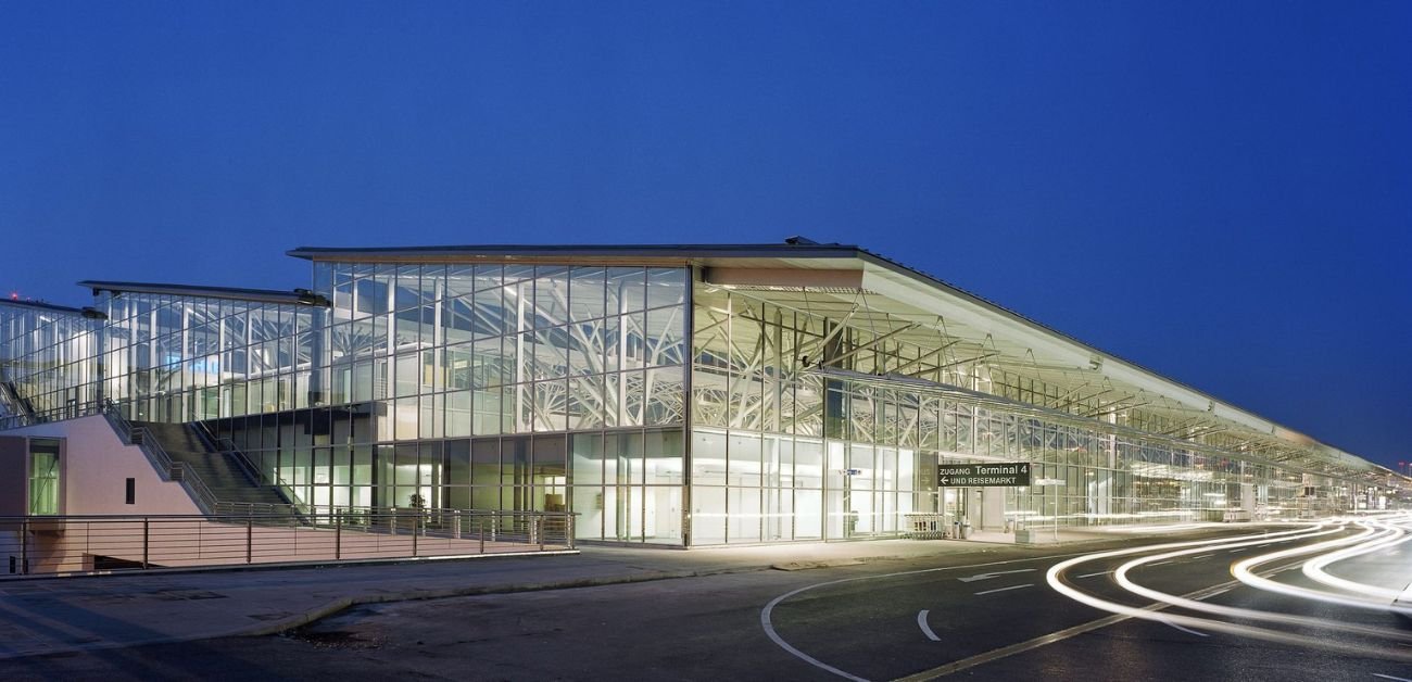 Aer Lingus Airlines STR Terminal - Stuttgart Airport