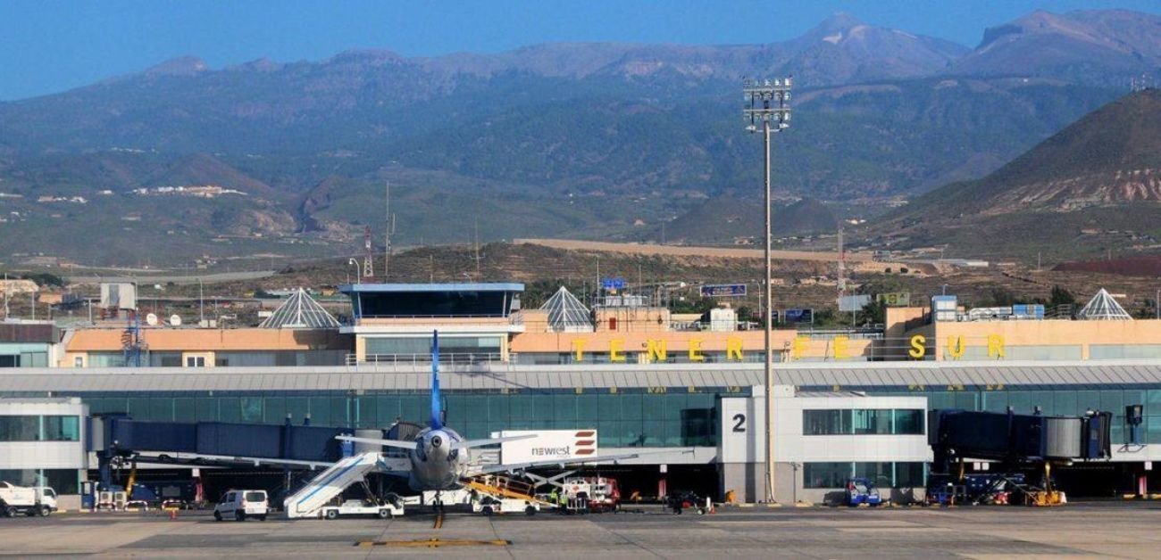 Aer Lingus Airlines TFS Terminal - Tenerife South Airport