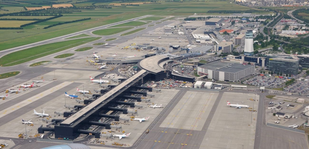 Aer Lingus Airlines VIE Terminal - Vienna International Airport