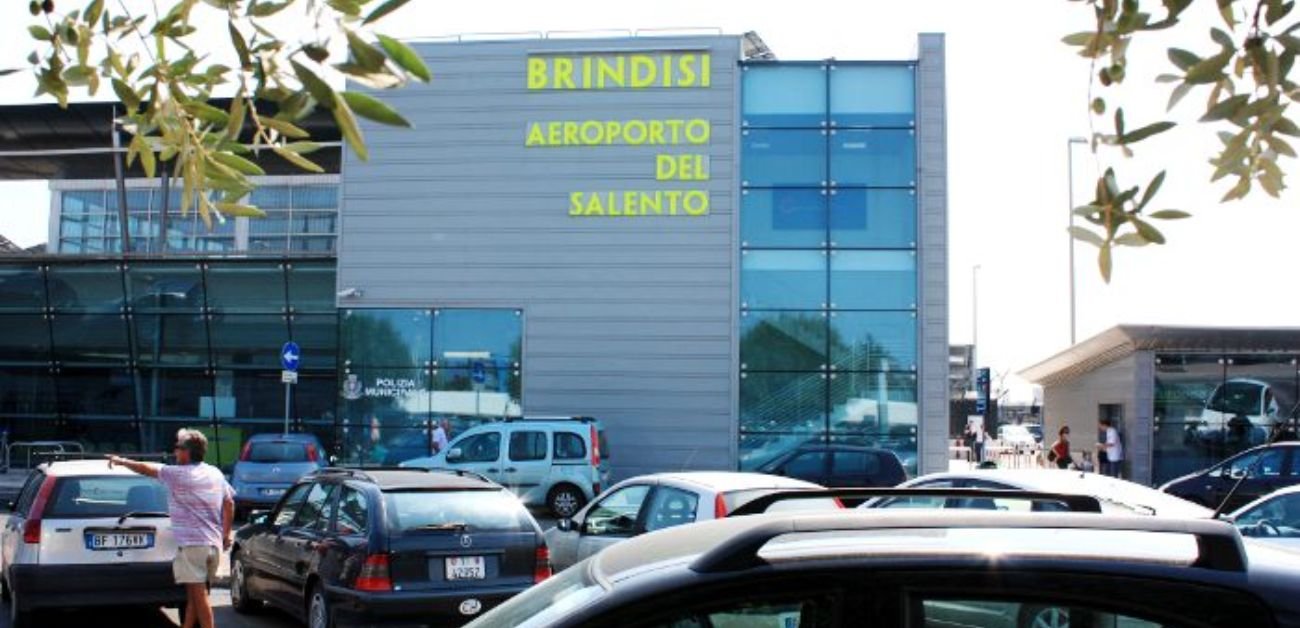 AeroItalia BDS Terminal - Salento Airport