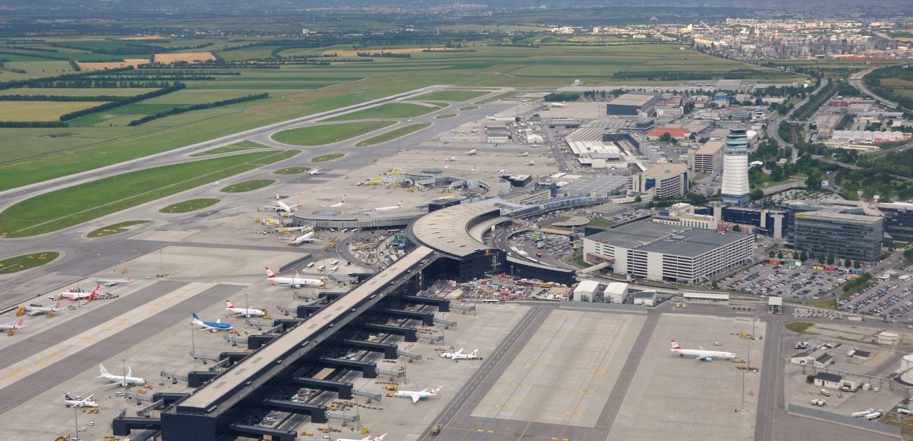 AeroItalia VIE Terminal - Vienna International Airport