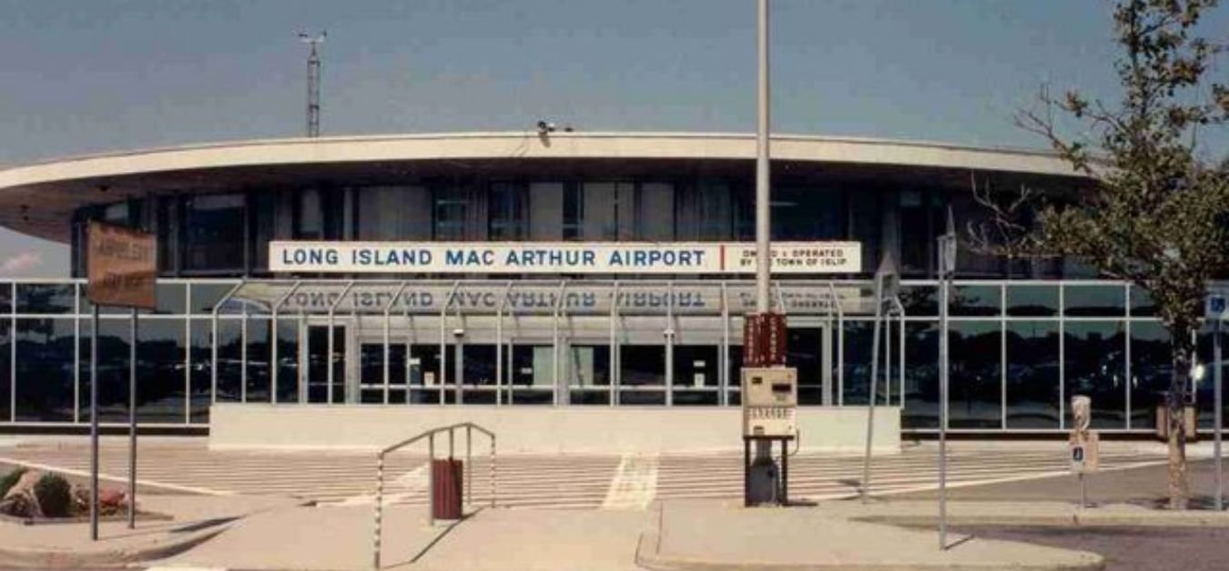 Aeromexico Airlines ISP Terminal - Long Island MacArthur Airport