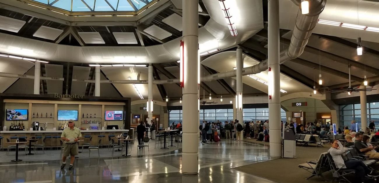 Delta Airlines Louis Armstrong New Orleans International Airport